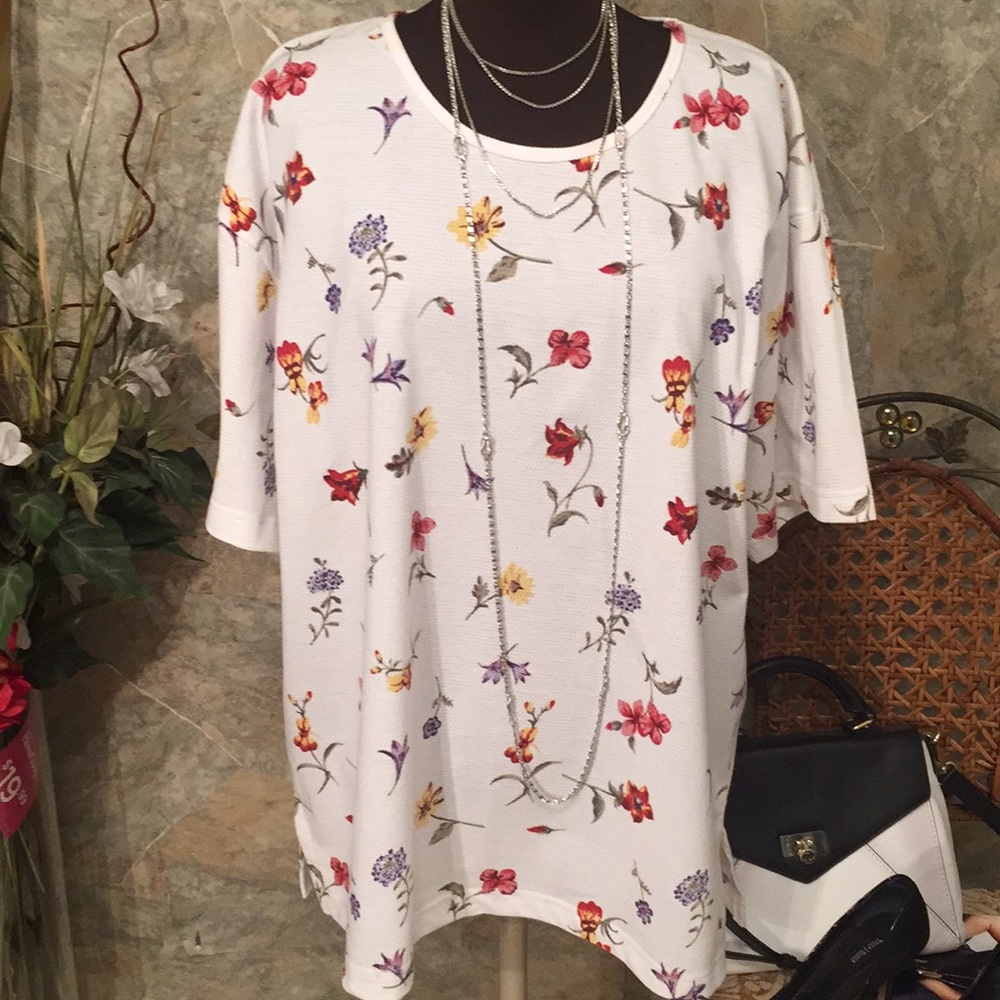 By design woman Flowered shirt top blouse tunic Classic short sleeved Colorful